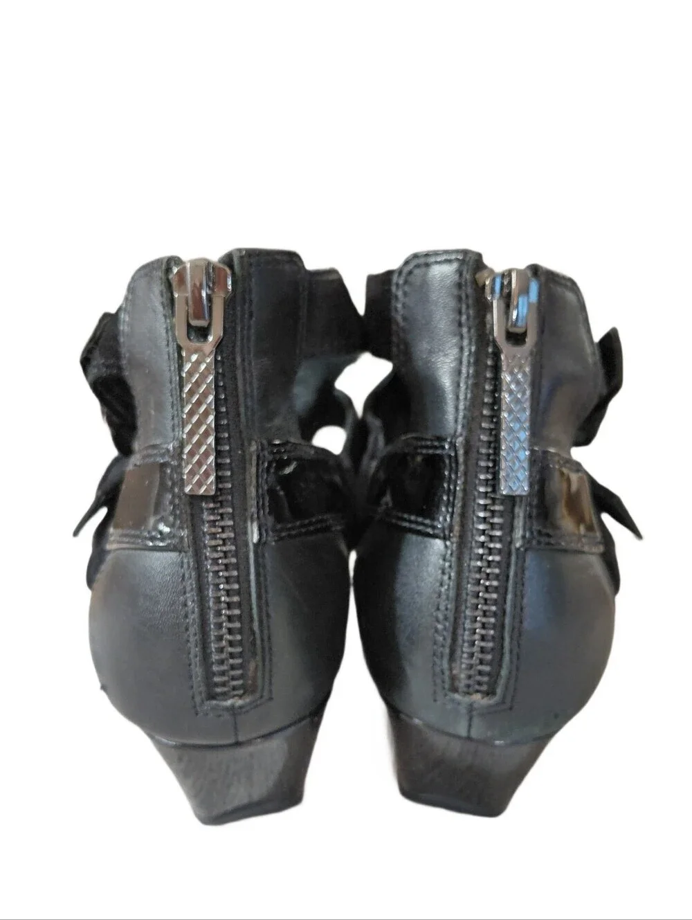 Donald J. Pliner elegant black